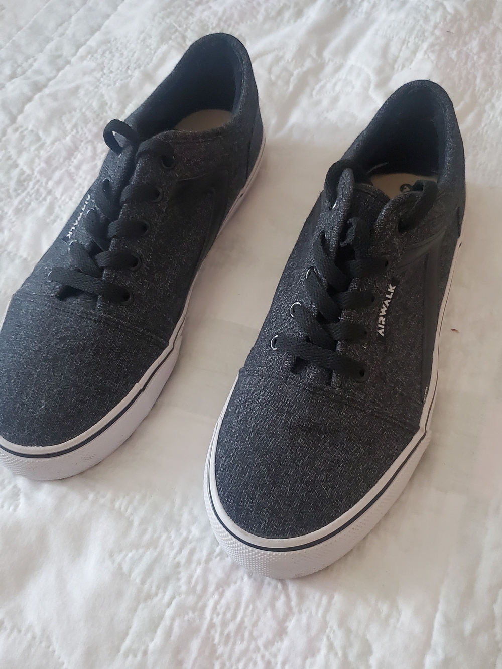 Airwalk Men’s Charcoal Black Canvas Low-Top Sneakers with White Sole